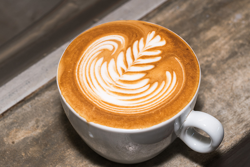 Latte art, a arte de desenhar no café